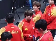 包含马来西亚球队在比赛中奋力拼搏！的词条