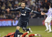 表现优异引爆全场！，西亚卡姆意外战胜巴塞罗那再创辉煌时刻