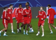 包含阿贾克斯将挑战马德里竞技的主场优势的词条