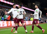 利兹联门将神勇扑救，英超生涯高潮