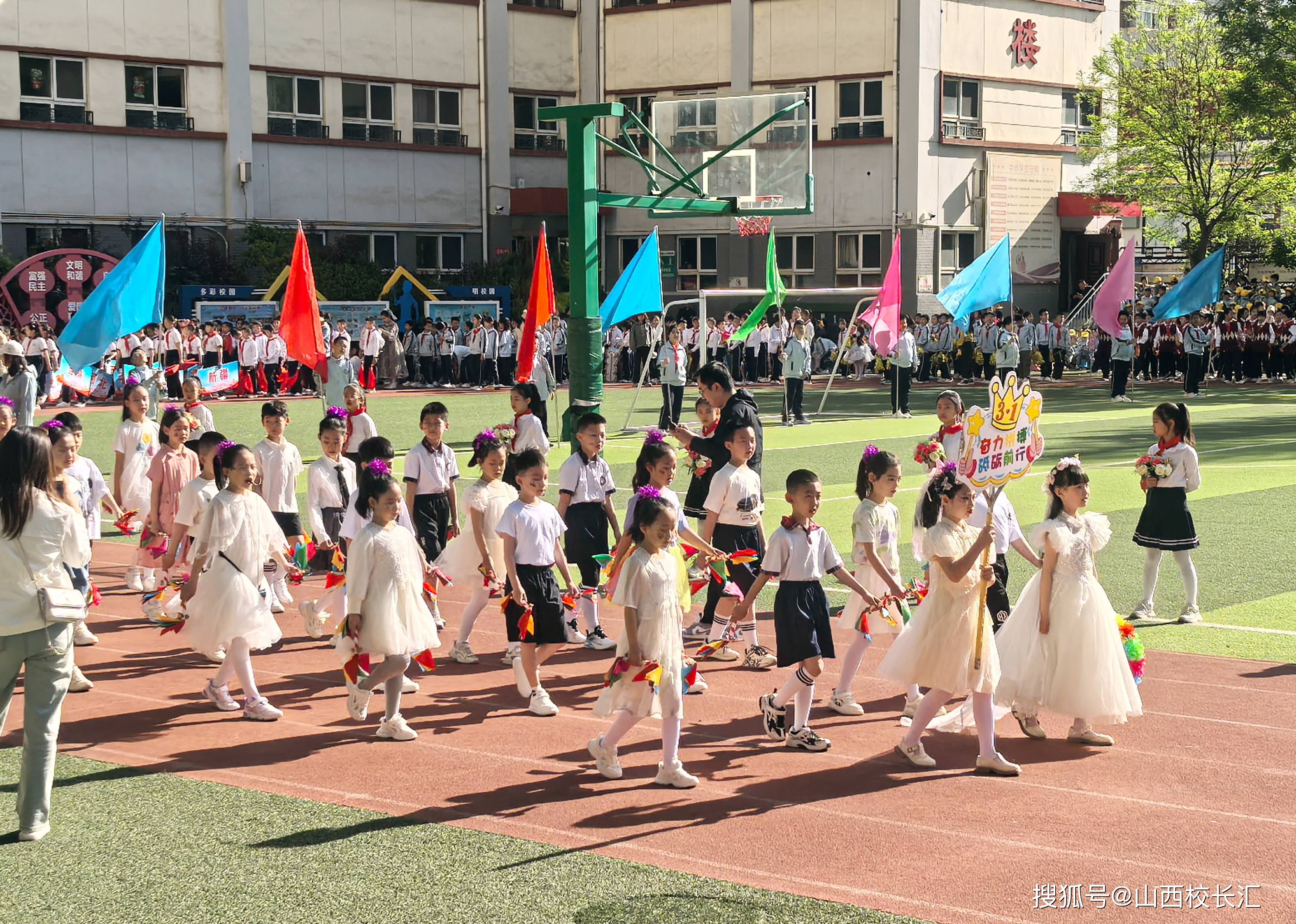 包含美国女篮全明星赛精彩回放,激情绽放场上的词条 包含美国女篮全明星赛精彩回放,激情绽放场上的词条