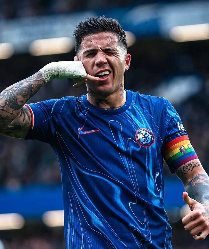 埃弗顿客场大胜富勒姆，继续向前迈进