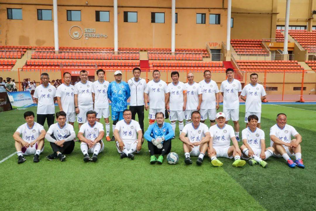 纷繁足球赛事缤纷上演,国内球员豪情万丈的简单介绍 纷繁足球赛事缤纷上演,国内球员豪情万丈的简单介绍