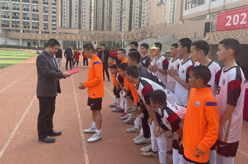 队内默契配合,战绩连胜迎来高潮 队内默契配合,战绩连胜迎来高潮