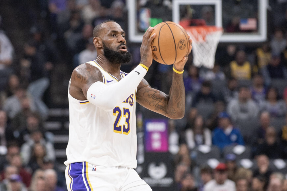 复仇之战！詹姆斯率领阿根廷队成功挺进决赛