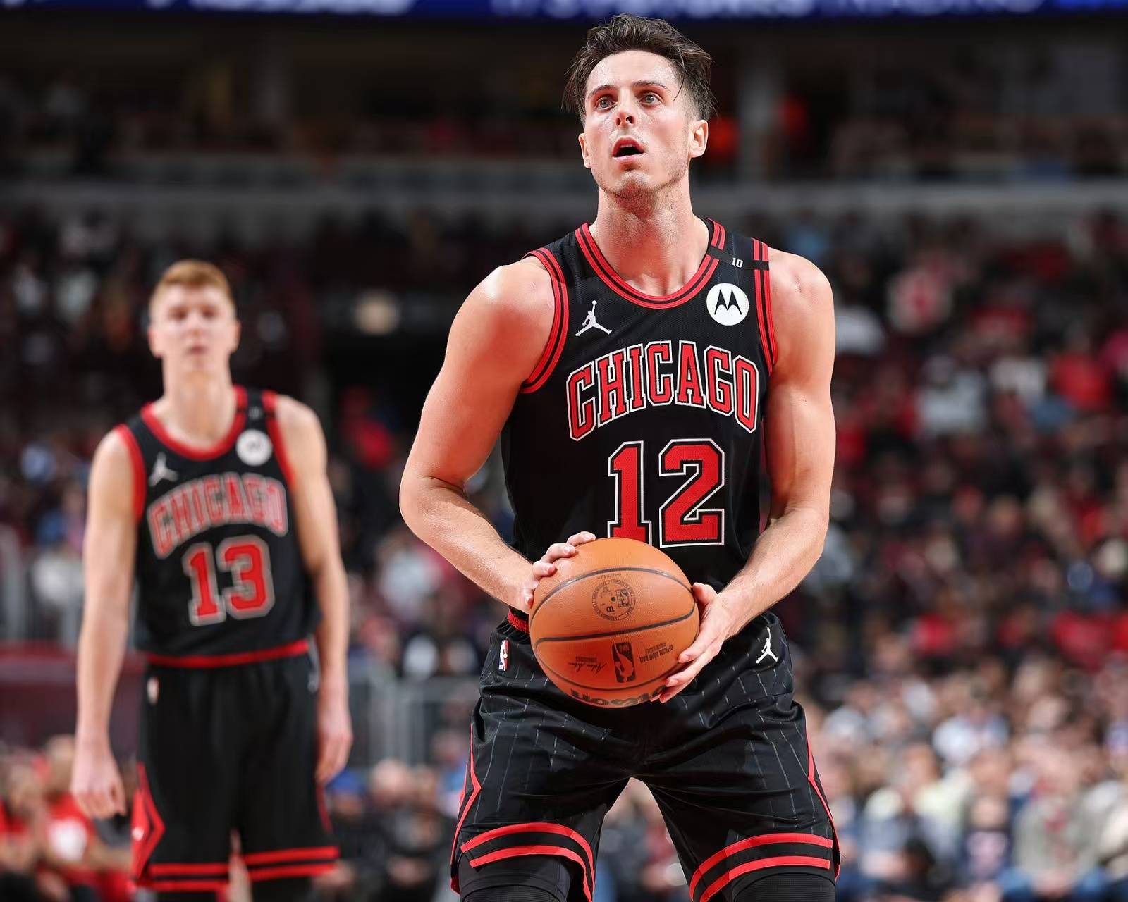 米切尔狂砍三连败分，热火迎来新赛季高光！