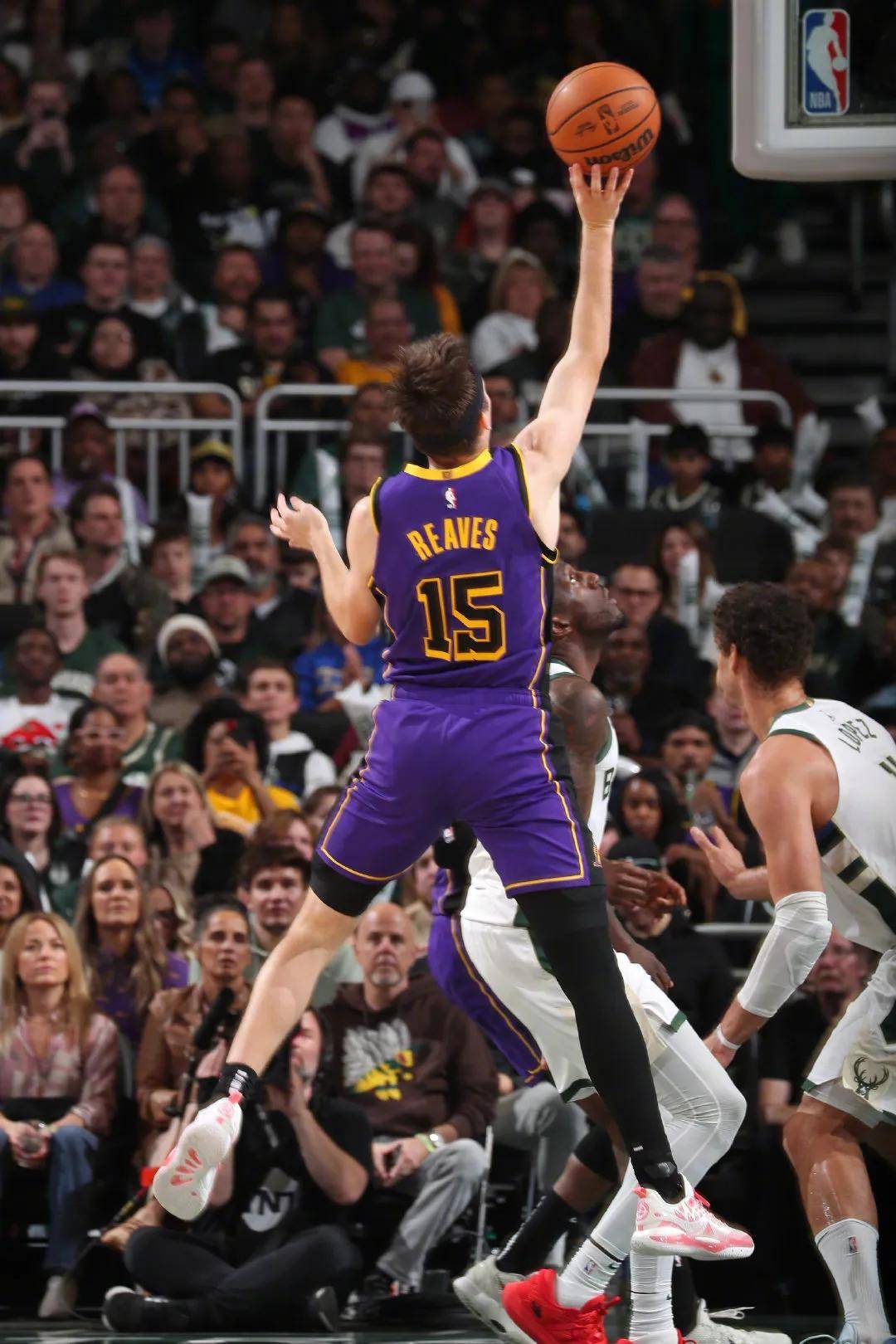 东契奇连续七场比赛得分超过绝杀,雄鹿挑战极限! 东契奇连续七场比赛得分超过绝杀,雄鹿挑战极限!