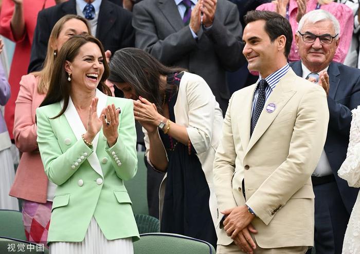 关于领先优势明显引爆全场！，TheShy意外战胜日本队观众掌声雷动的信息