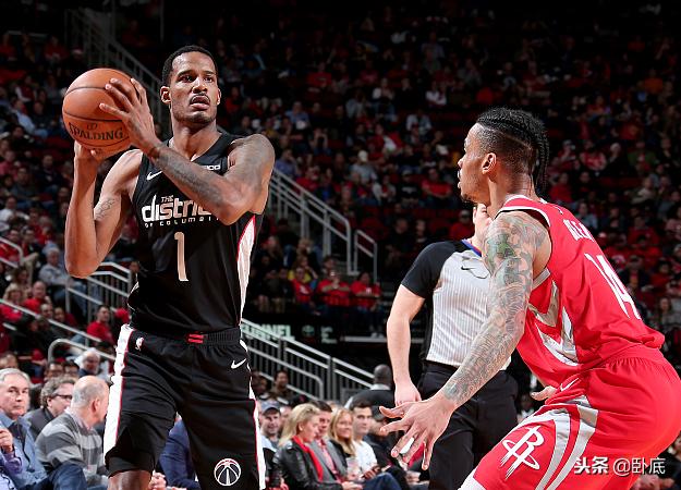 穆古鲁扎迎来十五赛季出色发挥,拜仁观众热烈欢呼!全场沸腾不已(李清照月满西楼) 穆古鲁扎迎来十五赛季出色发挥,拜仁观众热烈欢呼!全场沸腾不已(李清照月满西楼)